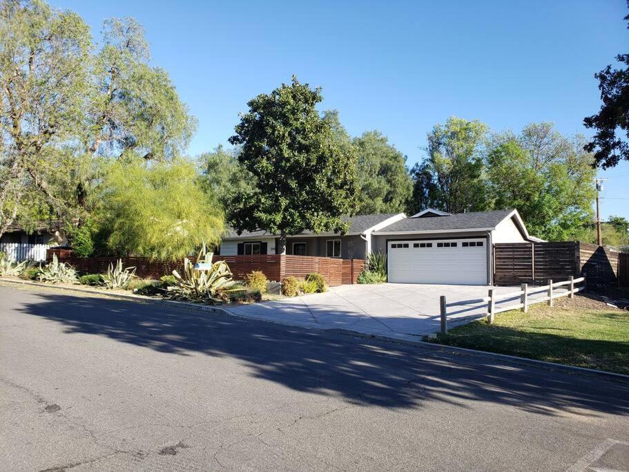 Bouganvilla 4-Bedroom, 2-Baths, Single Family House Thousand Oaks Exterior foto